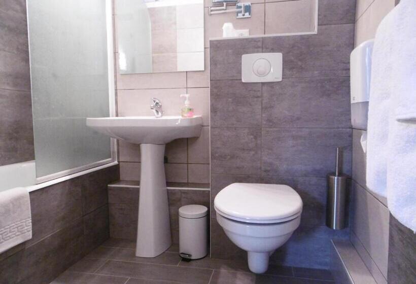 Четырехместный Номер Стандарт, Hôtel Le Littoral