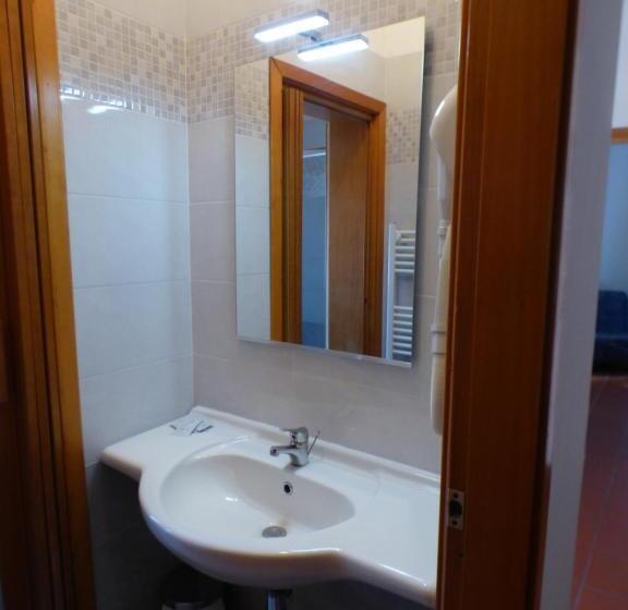 2 Bedroom Apartment Garden View, Ghiacci Vecchi Residence