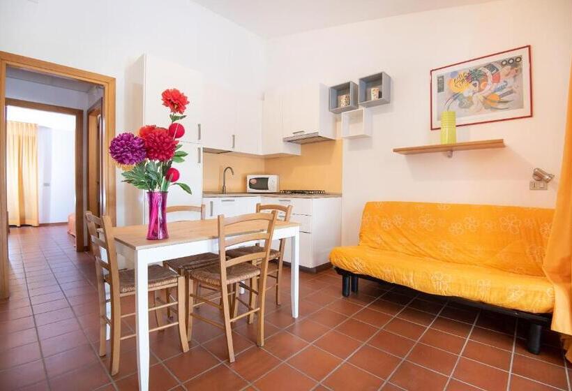 آپارتمان 1 خوابه با چشم‌انداز استخر, Ghiacci Vecchi Residence