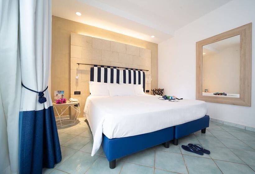 スーペリアの４人部屋, Th Ostuni   Ostuni Village