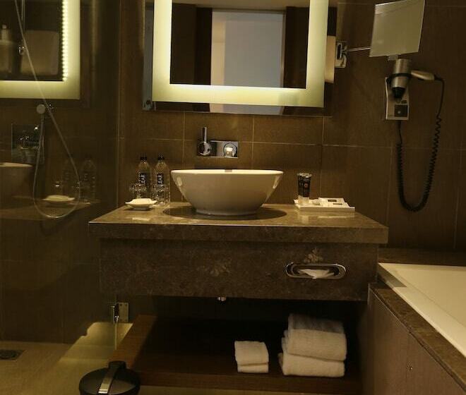 سوییت سوپریور, Novotel New Delhi Aerocity  International Airport