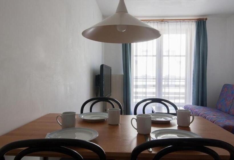 آپارتمان 1 خوابه با بالکن, Appartements Christophorus