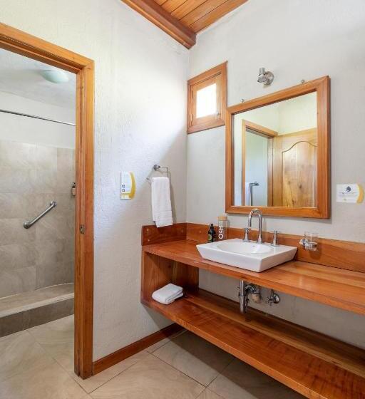 Номер Superior, Blu Galapagos Sustainable Waterfront Lodge