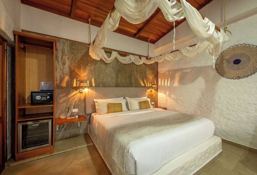 Люкс, Blu Galapagos Sustainable Waterfront Lodge