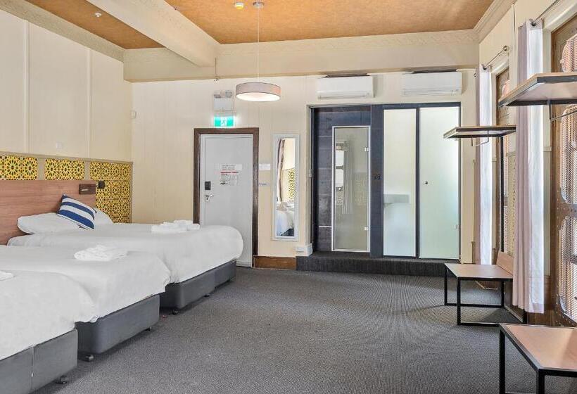 디럭스 패밀리 룸, Criterion Hotel Sydney