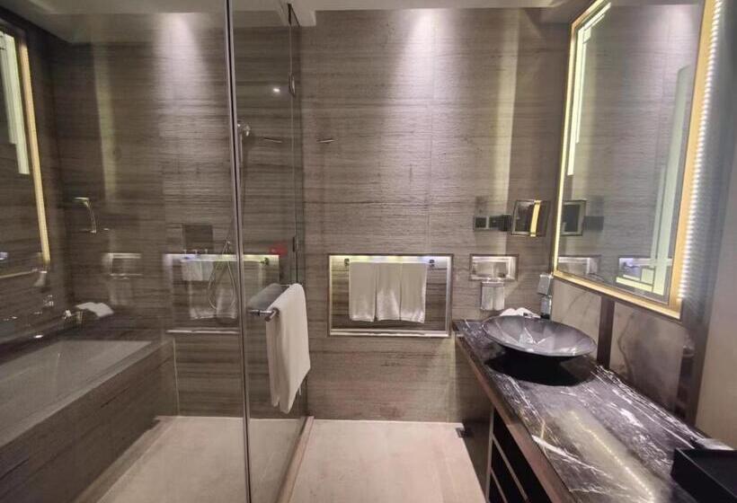 Номер Superior Кровать Кинг, Hualuxe Hotels & Resorts Nanchang High Tech Zone, An Ihg
