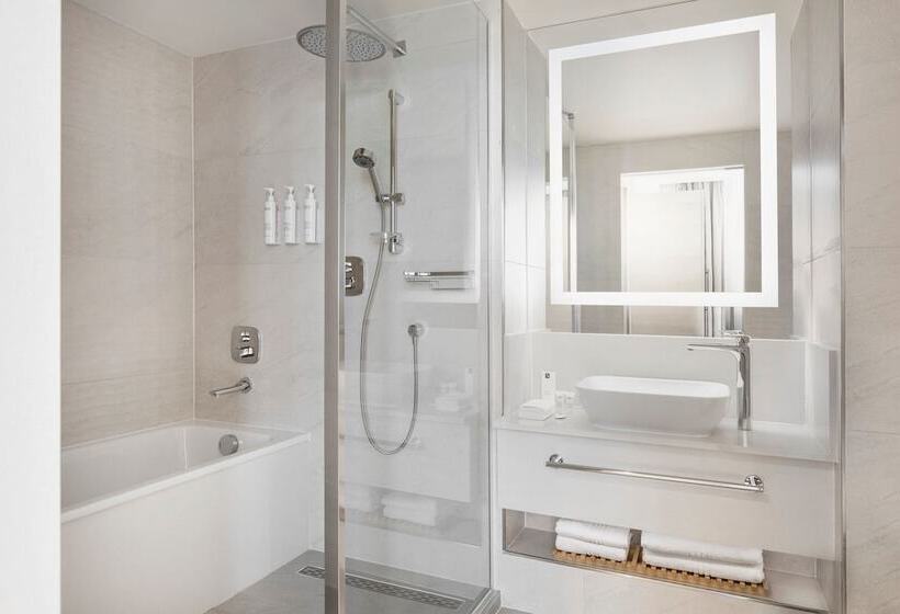 سوییت با چشم‌انداز دریا, Courtyard By Marriott Batumi
