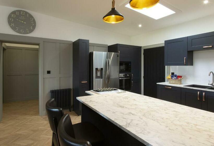 Апартаменты 4 Спальни, Dundonald Links