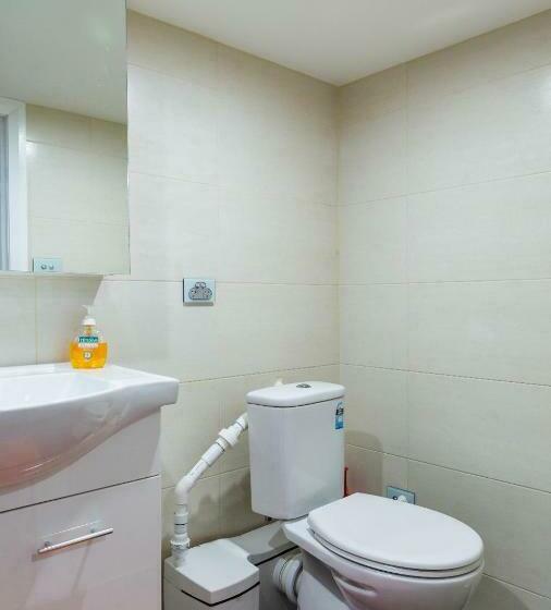 스탠다드 스튜디오, Modern & Homely Comfort