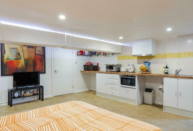 스탠다드 스튜디오, Modern & Homely Comfort