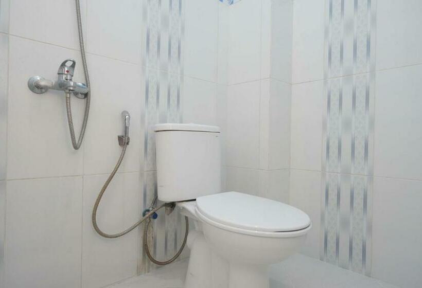 디럭스 룸, Reddoorz Near Terminal Tirtonadi 2