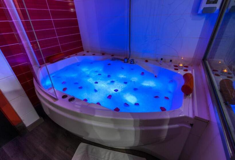 اتاق لوکس, Motel Emoções
