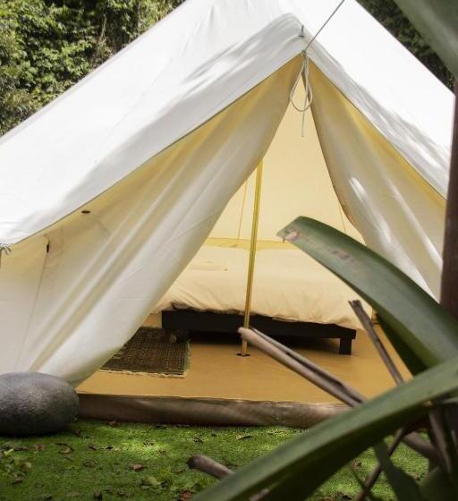 Standard Tent, Tambo Quinde