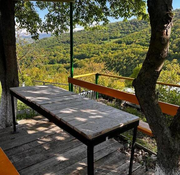 Трехместный Номер Стандарт с Балконом, Kamis Guesthouse
