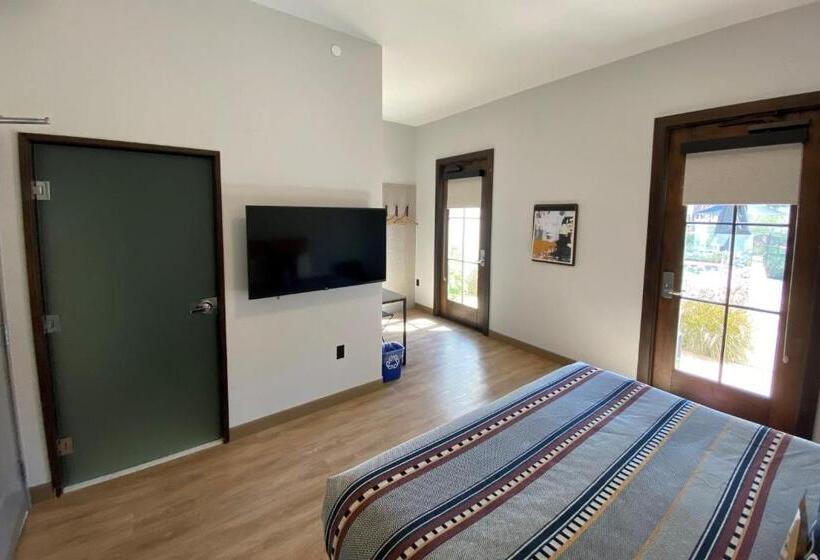 Стандартный Номер Кровать Кинг, Moxy Santa Barbara