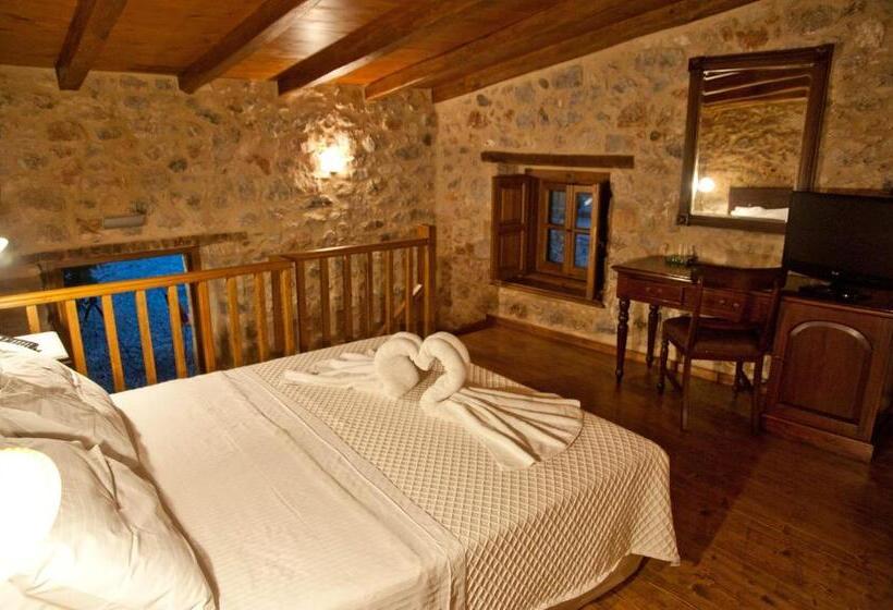 Номер Стандарт Трехместный, Archontiko Hatzipanayioti