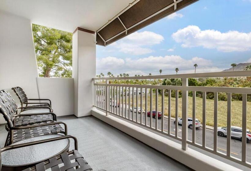 Люкс 2 Спальни, Hilton Vacation Club Palm Canyon Palm Springs