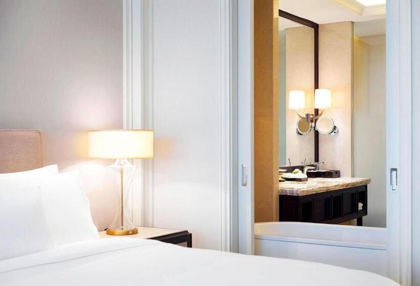 Classic Room Double Bed Sea View, The Westin Zhujiajian Resort, Zhoushan
