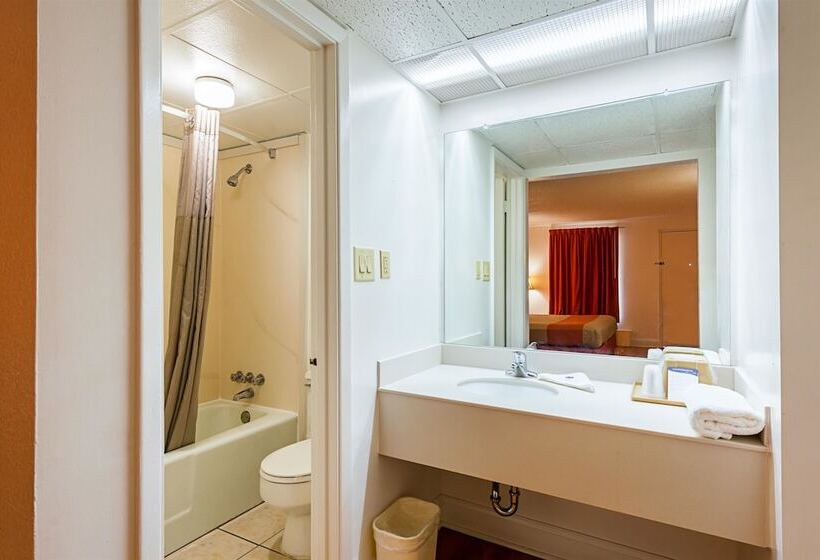 带2个双人床的标准工作室, Motel 6 Perry, Ga