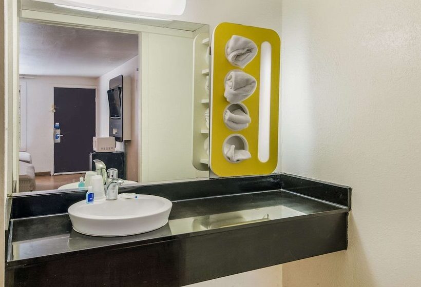 Номер Стандарт 2 Двуспальные Кровати, Rodeway Inn