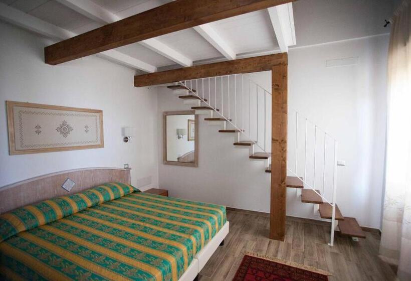 Júnior Suíte Dúplex, Locanda Degli Artisti