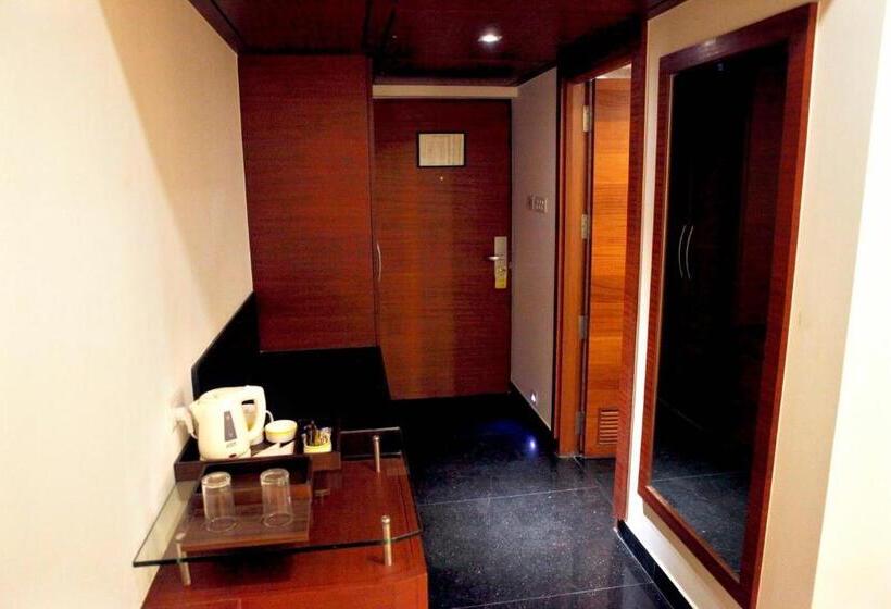 标准三人间, Lemon Tree Hotel Shimona Chennai