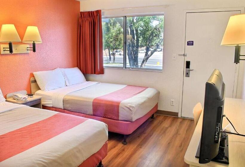 Четырехместный Номер Стандарт, Motel 6 Atascadero, Ca