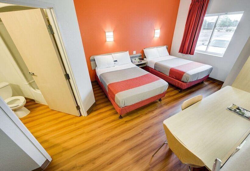 Номер Стандарт 2 Двуспальные Кровати, Motel 6 Brampton, On  Toronto