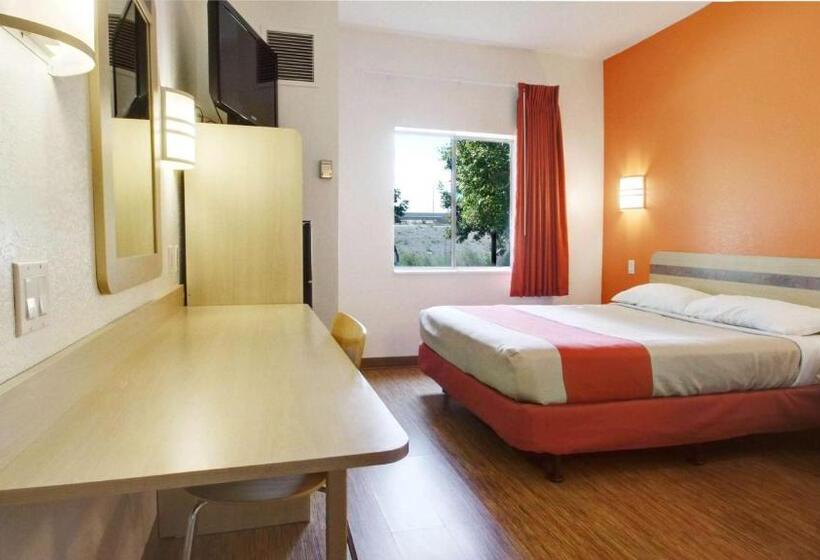 Номер Стандарт Адаптированный для Инвалидов, Motel 6 Lehi, Ut  Thanksgiving Point