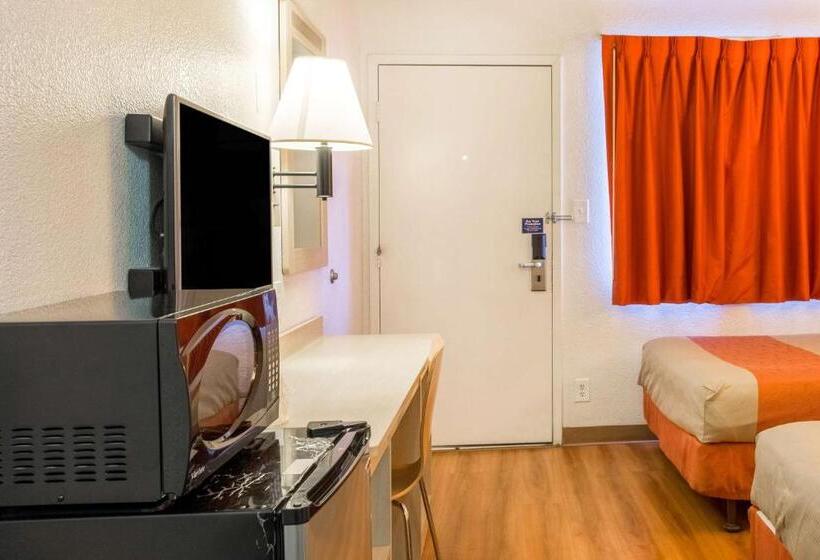 Четырехместный Номер Стандарт, Motel 6 Mojave, Ca