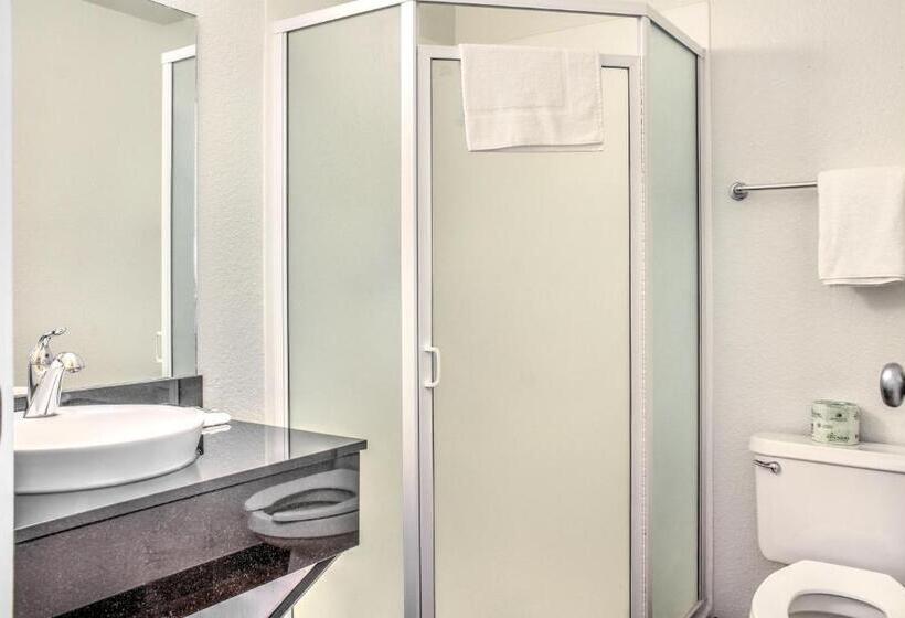 Номер Deluxe, Motel 6 Mojave, Ca