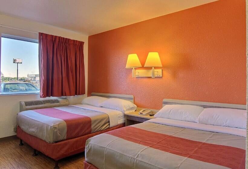 디럭스 룸, Motel 6 Bismarck, Nd