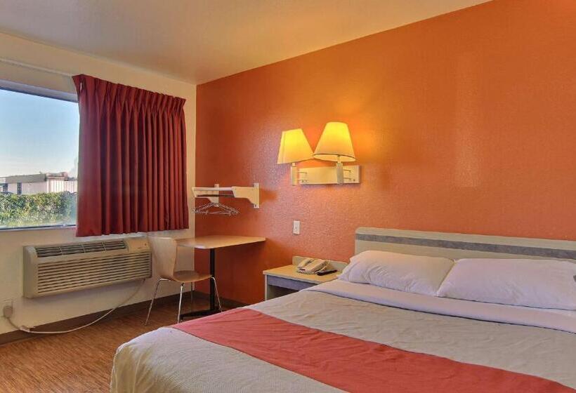 스탠다드 룸, Motel 6 Bismarck, Nd
