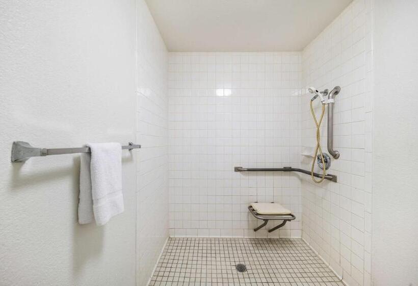 Номер Стандарт Кровать Кинг Адаптированный для Инвалидов, Motel 6 Greenville, Tx