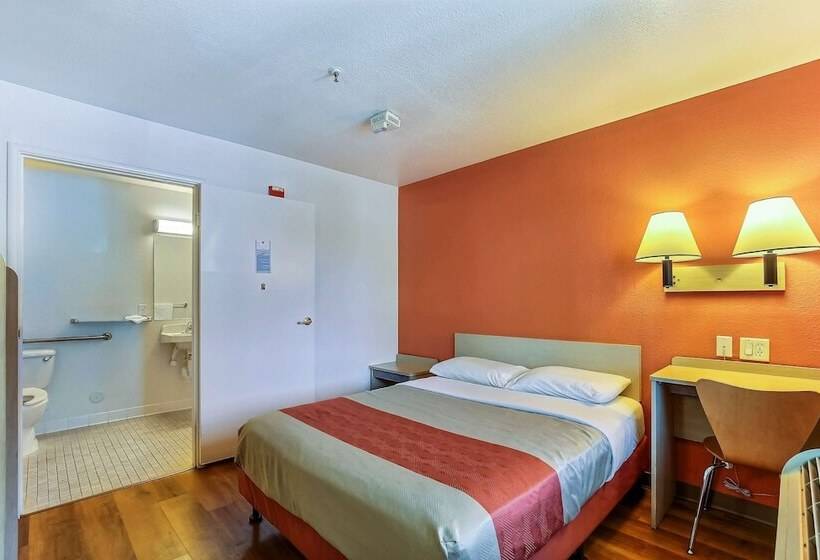 Номер Deluxe, Motel 6pinole, Ca