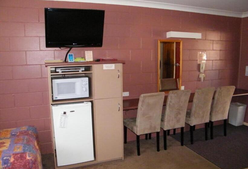 패밀리 룸, Clansman Motel