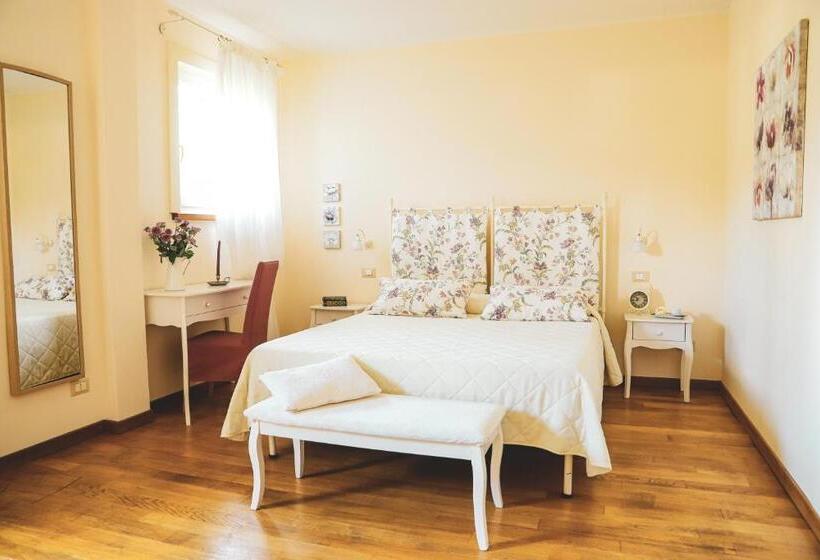 سوییت جونیور, Ca Del Moro Resort