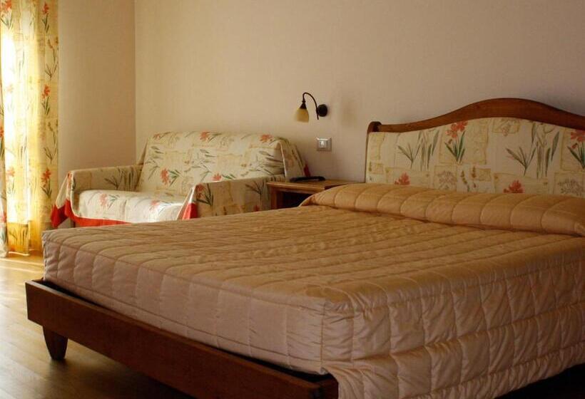 اتاق استاندارد سه نفره, Ca Del Moro Resort