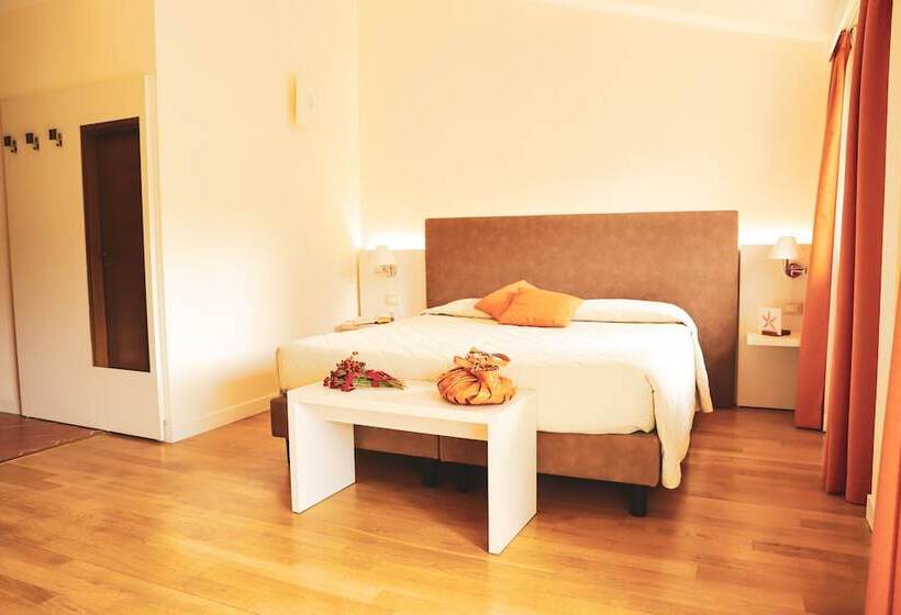 اتاق استاندارد سه نفره, Ca Del Moro Resort