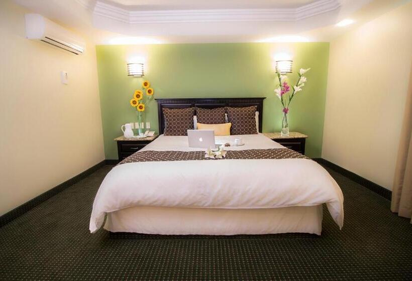 Quarto Estandar, Ticuan