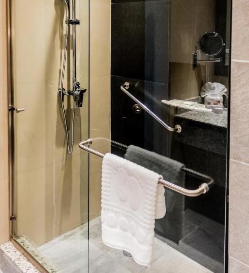 Quarto Deluxe, Ticuan