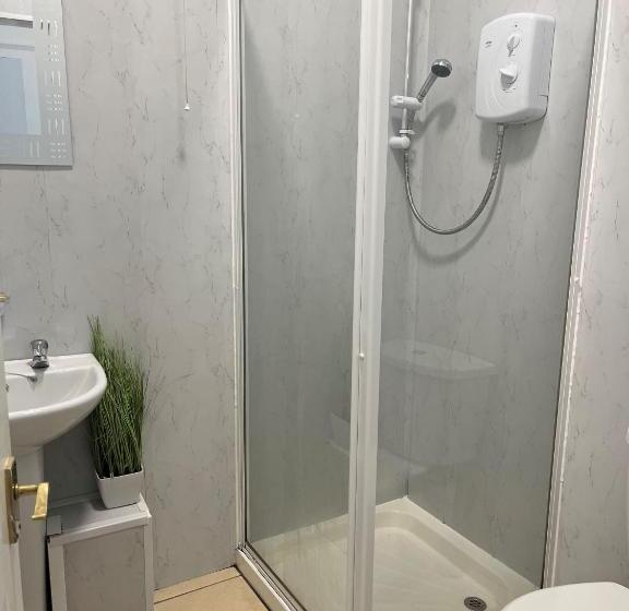 Quarto Estandar, Stay At 25