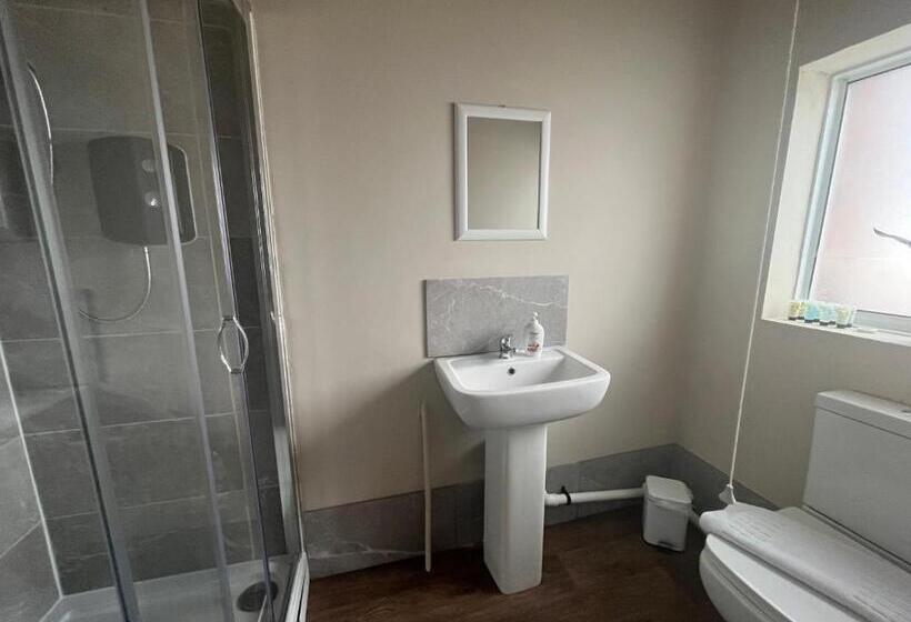 Quarto Estandar, Stay At 25