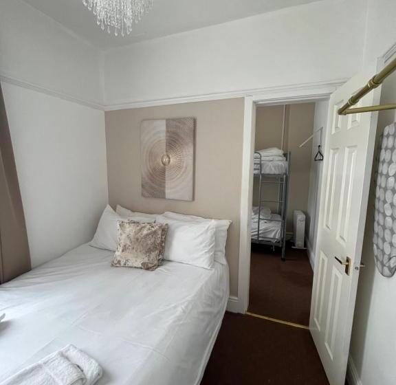 Quarto Quádruplo Clássico, Stay At 25
