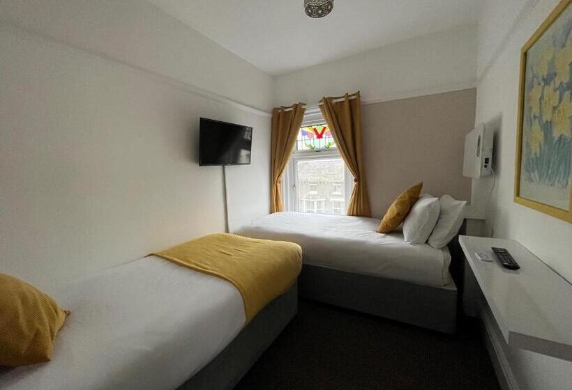 Quarto Quádruplo Estandar, Stay At 25
