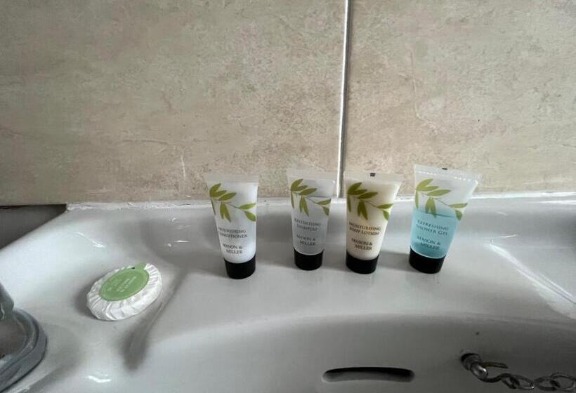 Quarto Estandar Individual Banheiro Compartilhado, Stay At 25