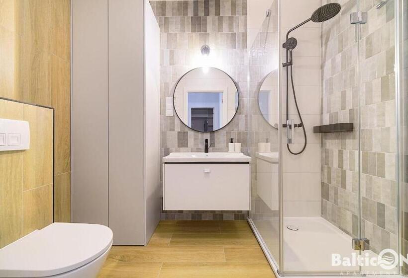 آپارتمان 1 خوابه با چشم‌انداز استخر, Faro Apartamenty Polanki Aqua