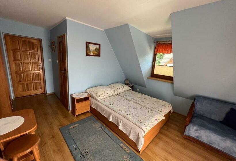 Quarto Triplo Estandar, Willa U Moni