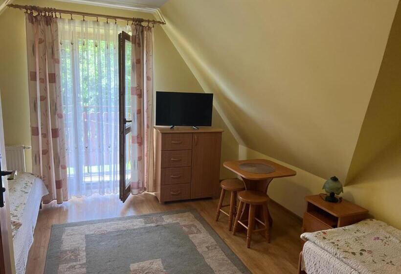 Quarto Triplo Estandar Vista Jardim, Willa U Moni