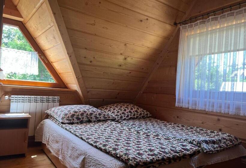 Quarto Estandar, Willa U Moni
